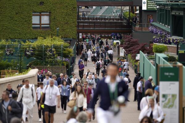Le coq sportif deals wimbledon queue